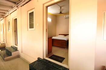 Sibi Lodge,Near Coimbatore Airport,2 star