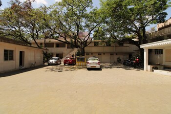 Sibi Lodge,Near Coimbatore Airport,2 star