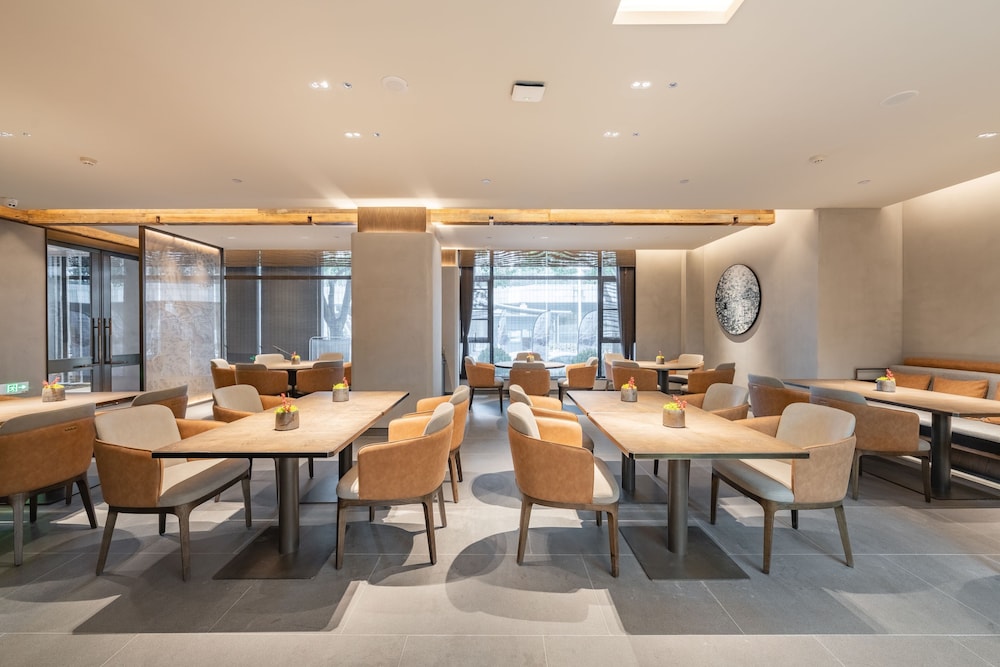 holiday inn express shanghai expo centre an ihg hotel