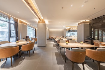 holiday inn express shanghai expo centre an ihg hotel