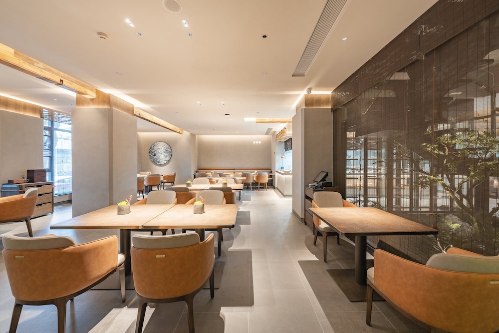 holiday inn express shanghai expo centre an ihg hotel