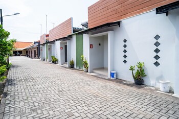 koolkost syariah near transmart tegal