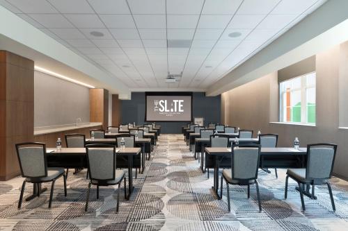 the slate denver tapestry collection by hilton