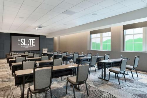 the slate denver tapestry collection by hilton