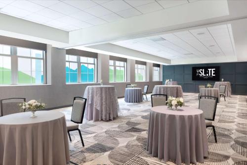 the slate denver tapestry collection by hilton