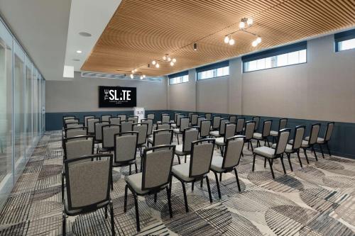 the slate denver tapestry collection by hilton