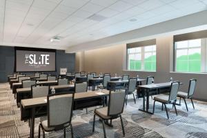 the slate denver tapestry collection by hilton