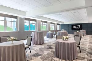 the slate denver tapestry collection by hilton