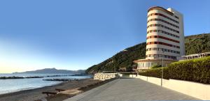 grand hotel torre fara