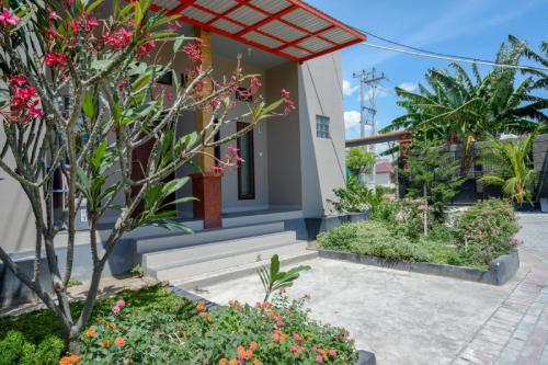 reddoorz near taman makam pahlawan tatura