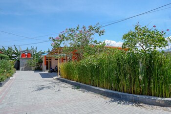 reddoorz near taman makam pahlawan tatura