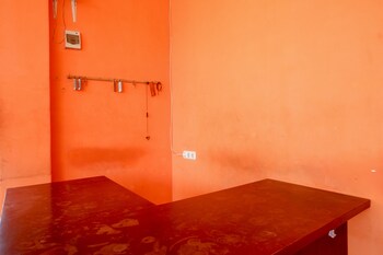 reddoorz near taman makam pahlawan tatura