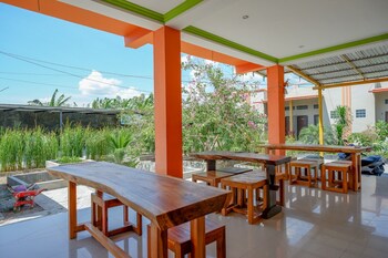 reddoorz near taman makam pahlawan tatura