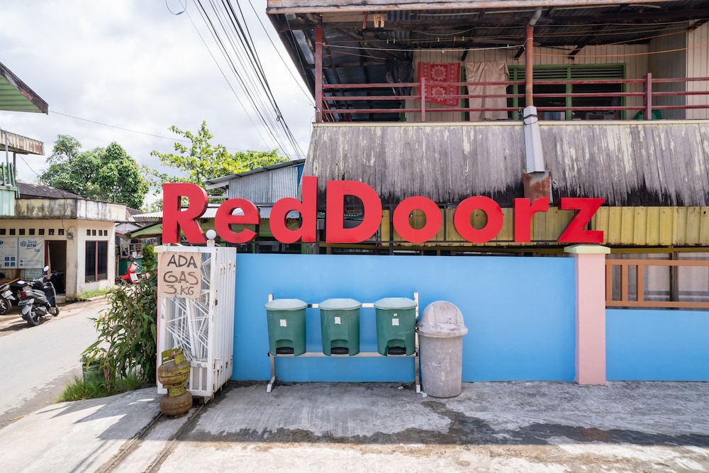 reddoorz syariah near taman siring 2