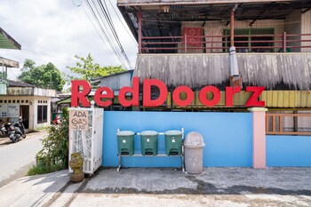 reddoorz syariah near taman siring 2