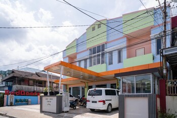 reddoorz syariah near taman siring 2