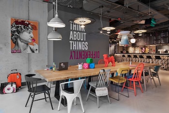 moxy duesseldorf city