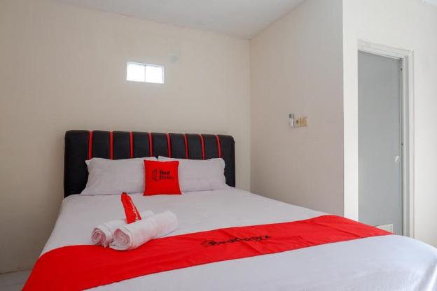 wisma bougenuil mas by reddoorz