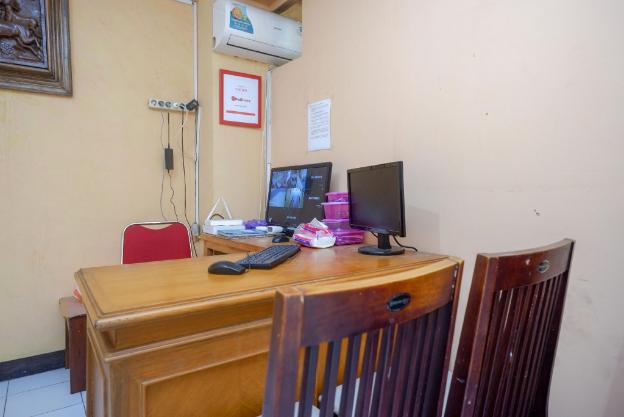 wisma bougenuil mas by reddoorz