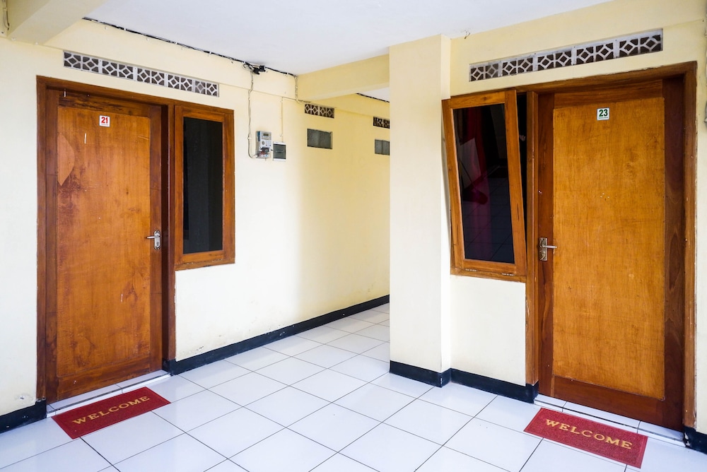 wisma bougenuil mas by reddoorz