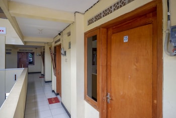 wisma bougenuil mas by reddoorz