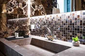 The Gate Boutique Hotel Zurich,Riethofstrasse 15,3.5 star