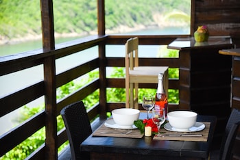 Spice Bay Suites,,3 star