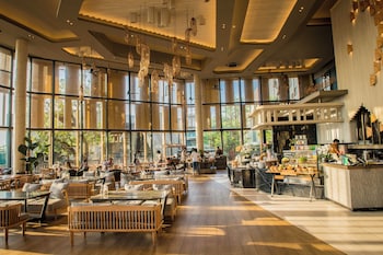 the signature hotel airport