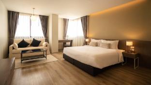 the rise suites hotel chiang mai