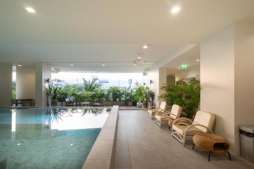 the rise suites hotel chiang mai