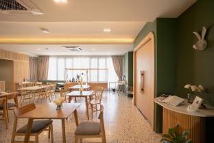 the rise suites hotel chiang mai