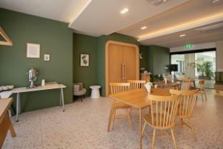 the rise suites hotel chiang mai