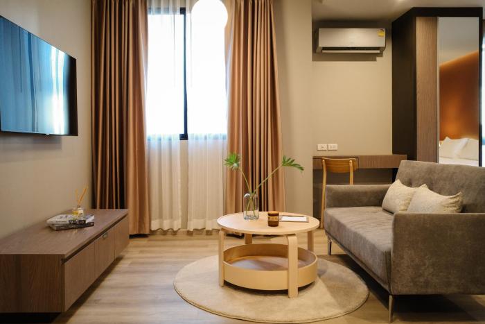 the rise suites hotel chiang mai