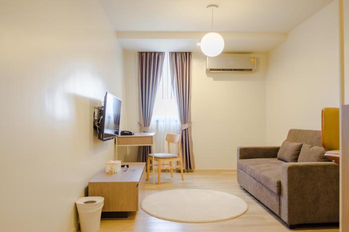 the rise suites hotel chiang mai