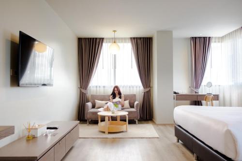 the rise suites hotel chiang mai