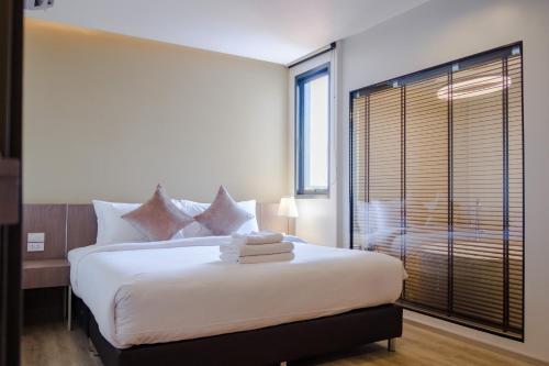 the rise suites hotel chiang mai