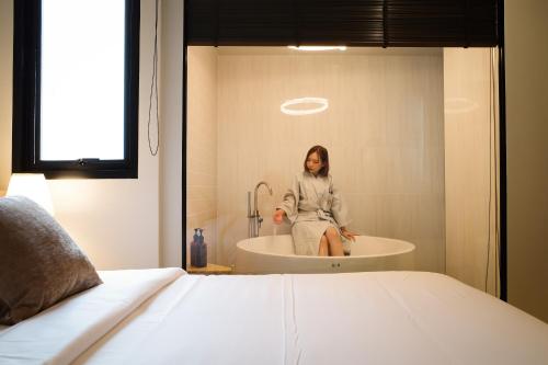 the rise suites hotel chiang mai
