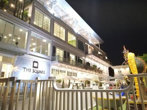 The Square 101,,0 star