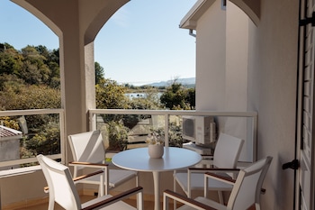 apartments mala laguna