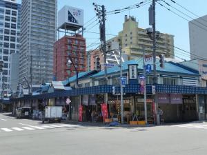 cozy and convenient royal heights