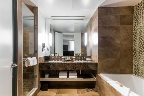 the sutton place hotel toronto