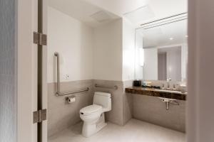 the sutton place hotel toronto