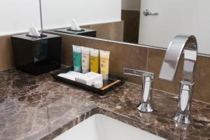 the sutton place hotel toronto