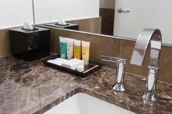 the sutton place hotel toronto