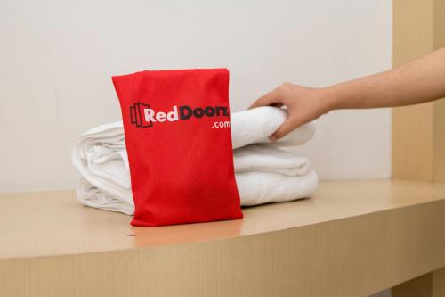 reddoorz helvetia medan 2