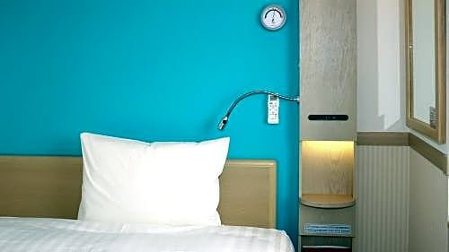 toyoko inn toride eki higashi guchi