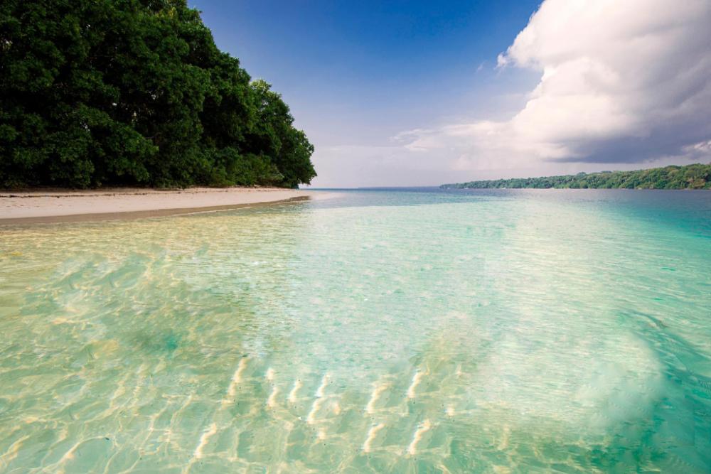 nikki peucang island resort