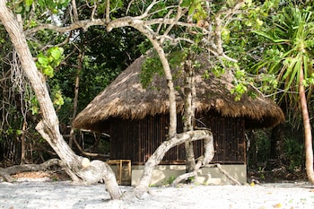 nikki peucang island resort
