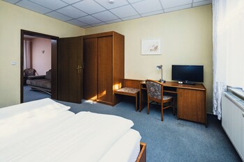 pension heinrich heine