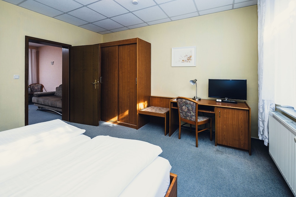 pension heinrich heine